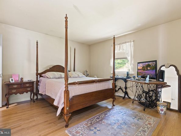 15202 Bernita Drive, Philadelphia PA 19116