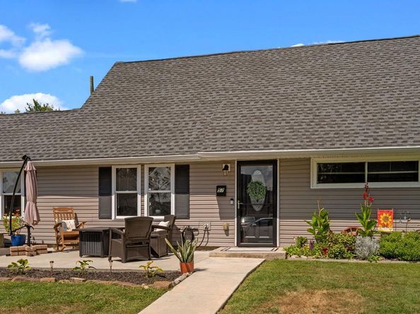 57 Island Road, Levittown PA 19057