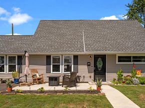57 Island Road, Levittown PA 19057