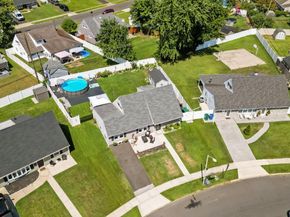 57 Island Road, Levittown PA 19057