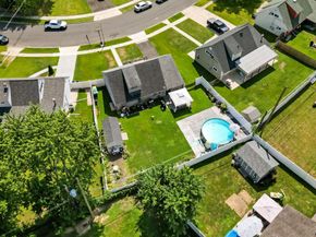 57 Island Road, Levittown PA 19057