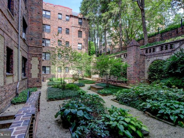 3031 Sedgwick Street NW 102E, Washington DC 20008