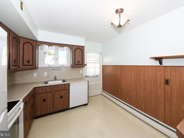 7812 Halstead Street, Philadelphia PA 19111