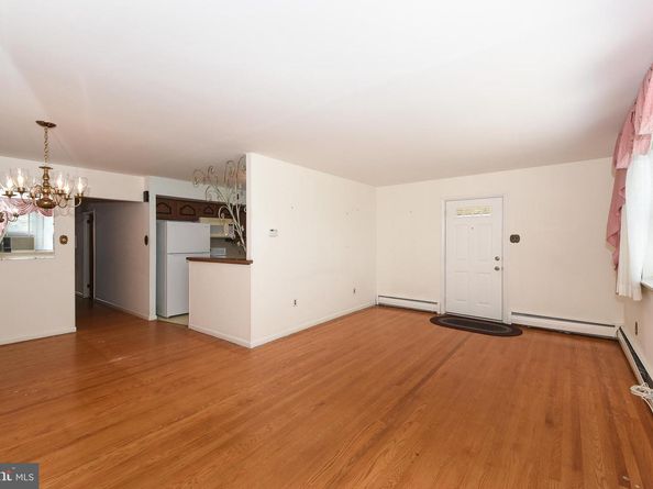 7812 Halstead Street, Philadelphia PA 19111