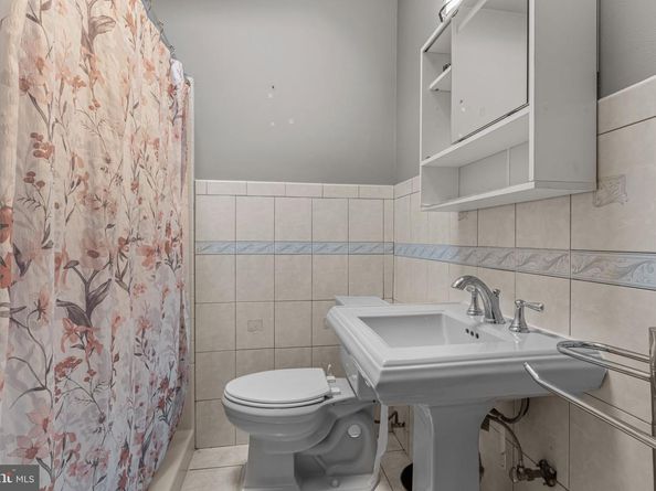 7033 Charles Street, Philadelphia PA 19135