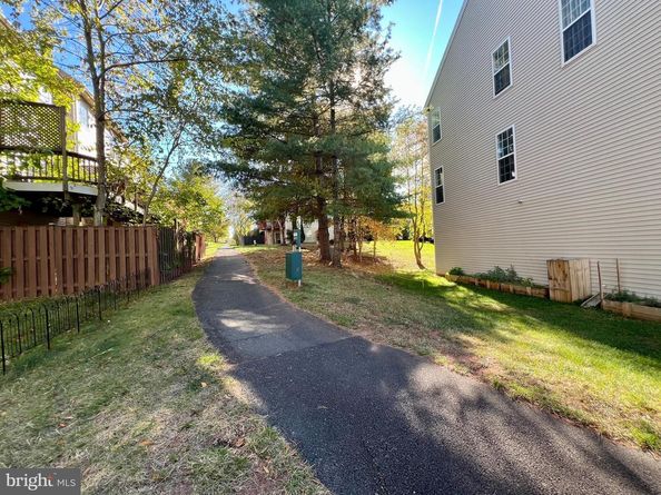 47379 Darkhollow Falls Terrace, Sterling VA 20165