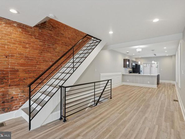 1019 Snyder Avenue, Philadelphia PA 19148