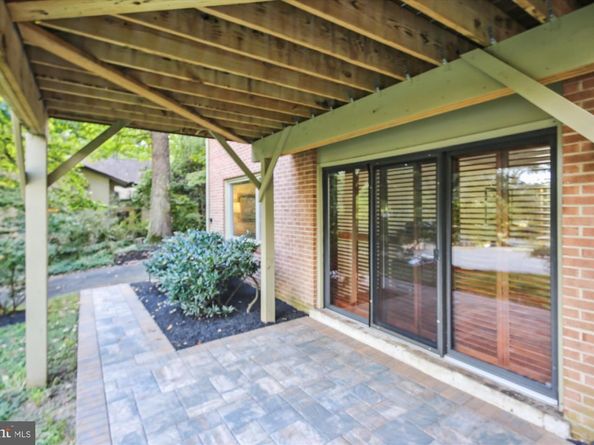 11221 S Shore Road, Reston VA 20190