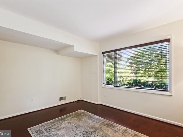 11221 S Shore Road, Reston VA 20190