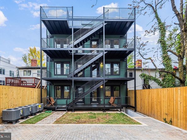 1013 17TH Place NE 7, Washington DC 20002
