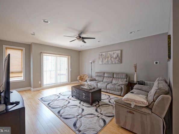 908 N Front Street, Philadelphia PA 19123