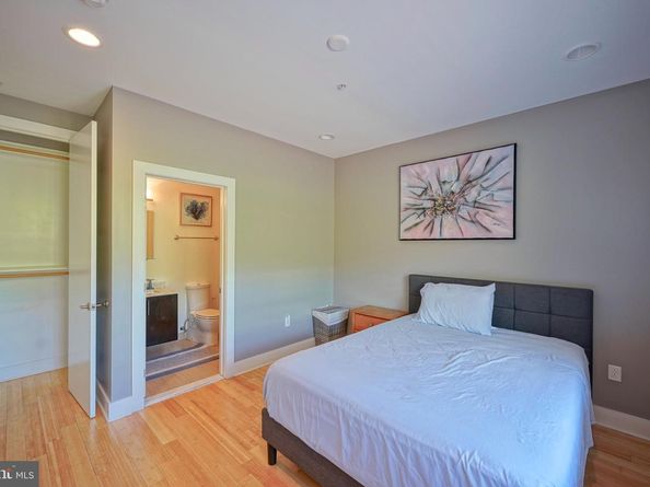 908 N Front Street, Philadelphia PA 19123