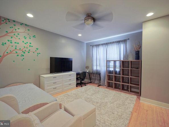 908 N Front Street, Philadelphia PA 19123