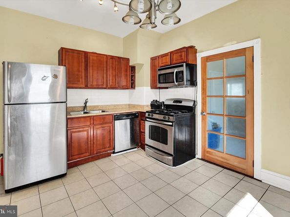 1044 Jackson Avenue, Sharon Hill PA 19079