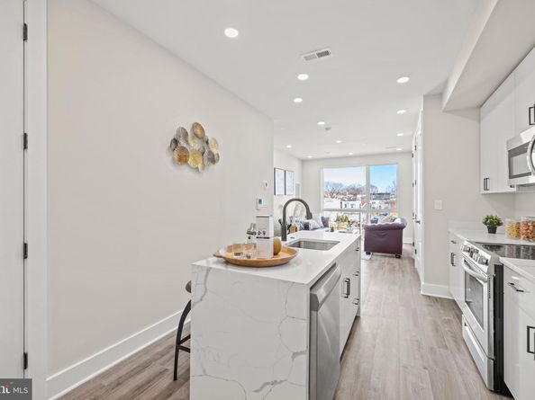 824 18TH Street NE 10, Washington DC 20002