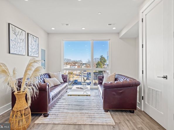 824 18TH Street NE 10, Washington DC 20002