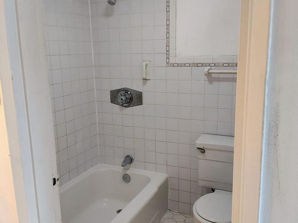3900 Ford Road 10H, Philadelphia PA 19131
