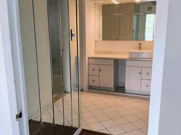 3900 Ford Road 10H, Philadelphia PA 19131