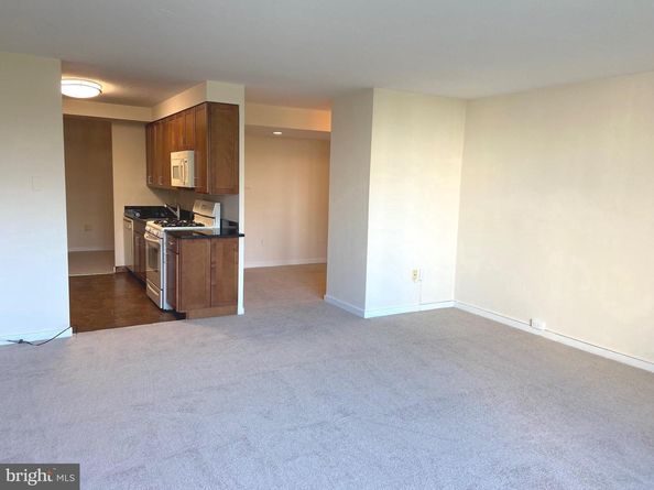 604 S Washington Square 810, Philadelphia PA 19106