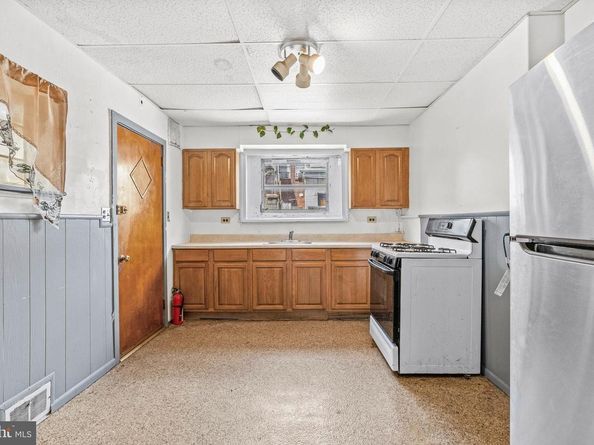 2422 S Iseminger Street, Philadelphia PA 19148
