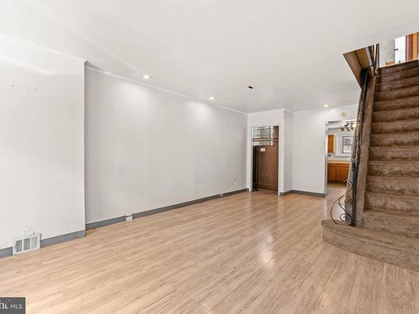 2422 S Iseminger Street, Philadelphia PA 19148