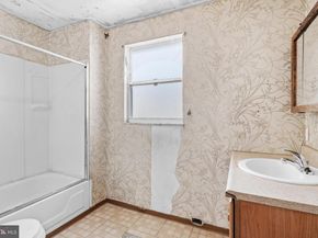 2422 S Iseminger Street, Philadelphia PA 19148