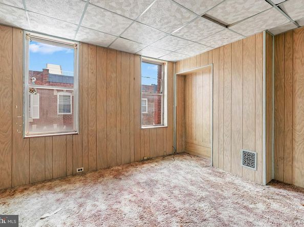 2422 S Iseminger Street, Philadelphia PA 19148