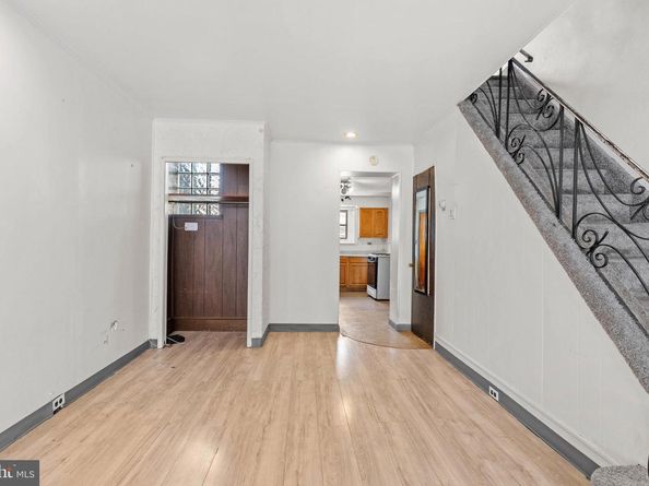 2422 S Iseminger Street, Philadelphia PA 19148