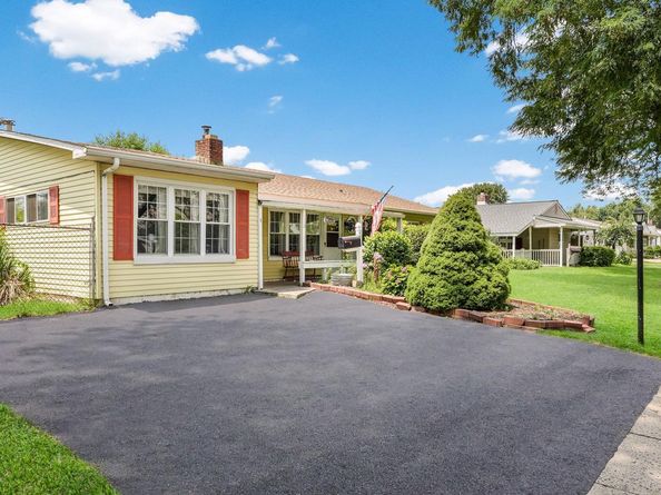 29 Locust Lane, Levittown PA 19054