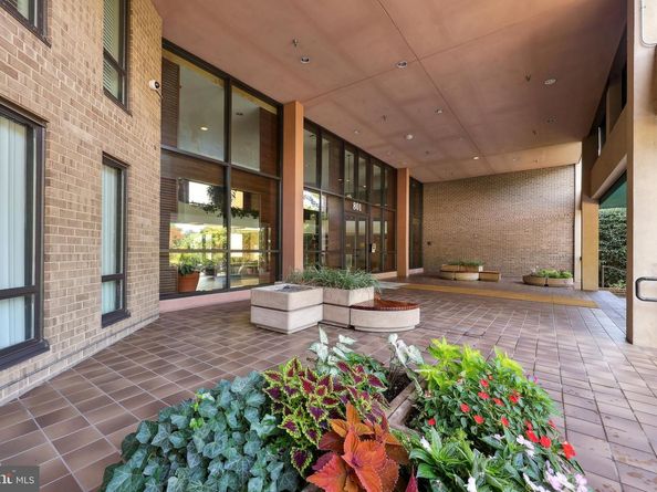 803 N Howard Street 252, Alexandria VA 22304