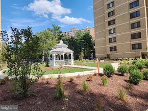 307 Yoakum Parkway 1024, Alexandria VA 22304