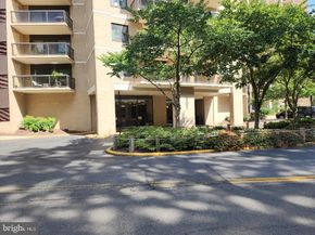 307 Yoakum Parkway 1024, Alexandria VA 22304
