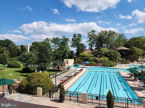 307 Yoakum Parkway 1024, Alexandria VA 22304