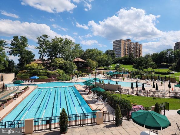 307 Yoakum Parkway 1024, Alexandria VA 22304
