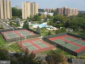 307 Yoakum Parkway 1024, Alexandria VA 22304