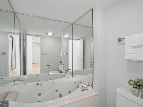 900 N Stafford Street N 2632, Arlington VA 22203