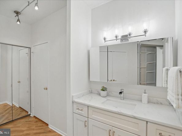 900 N Stafford Street N 2632, Arlington VA 22203