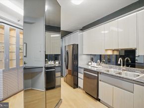 900 N Stafford Street N 2632, Arlington VA 22203