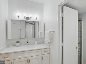900 N Stafford Street N 2632, Arlington VA 22203