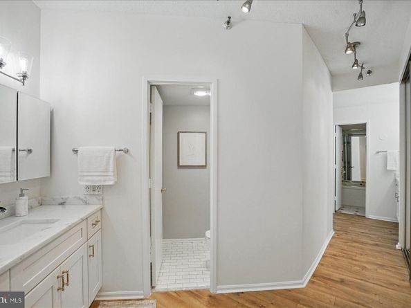 900 N Stafford Street N 2632, Arlington VA 22203