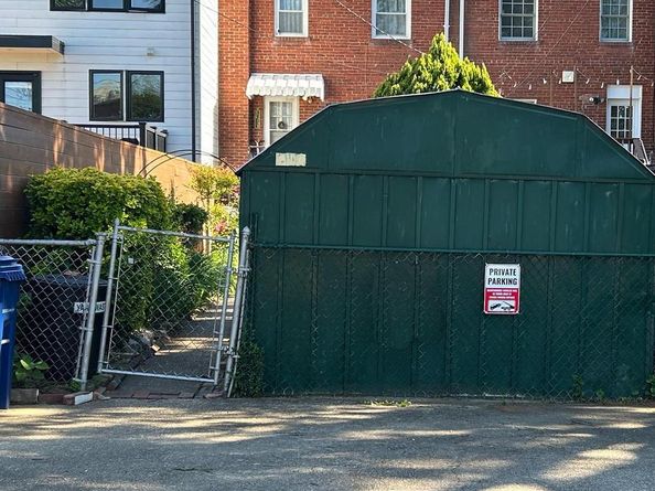 304 E Nelson Avenue, Alexandria VA 22301
