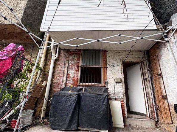 907 W Silver Street, Philadelphia PA 19133