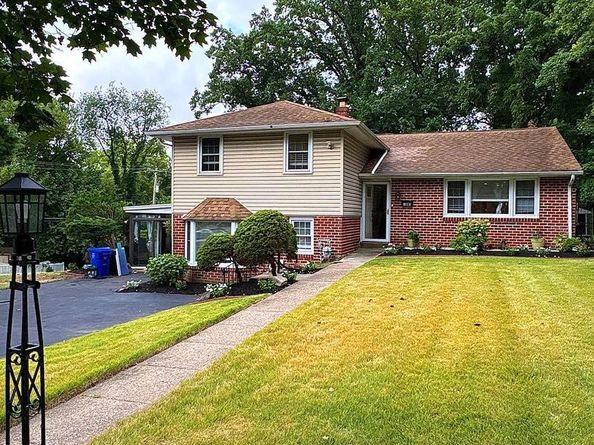 100 Boncouer Road, Cheltenham PA 19012