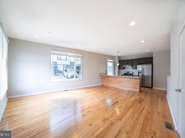 706 N 7TH Street, Philadelphia PA 19123