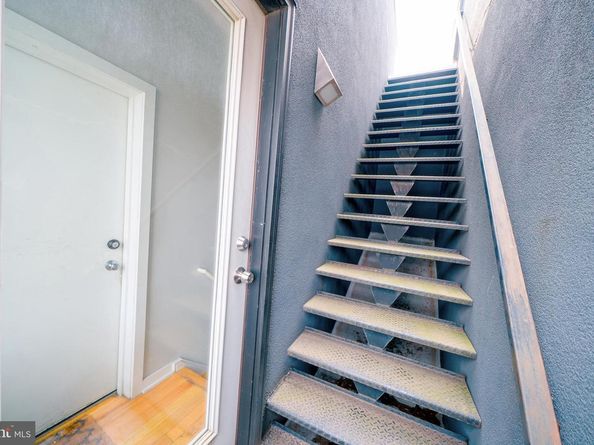 706 N 7TH Street, Philadelphia PA 19123