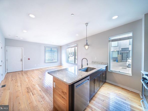 706 N 7TH Street, Philadelphia PA 19123