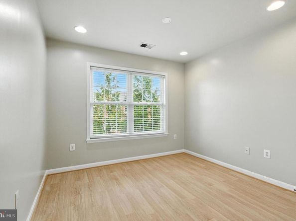47565 Royal Burnham Terrace, Sterling VA 20165