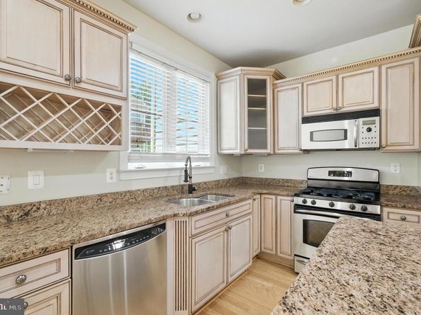 47565 Royal Burnham Terrace, Sterling VA 20165