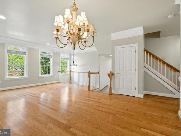 47565 Royal Burnham Terrace, Sterling VA 20165