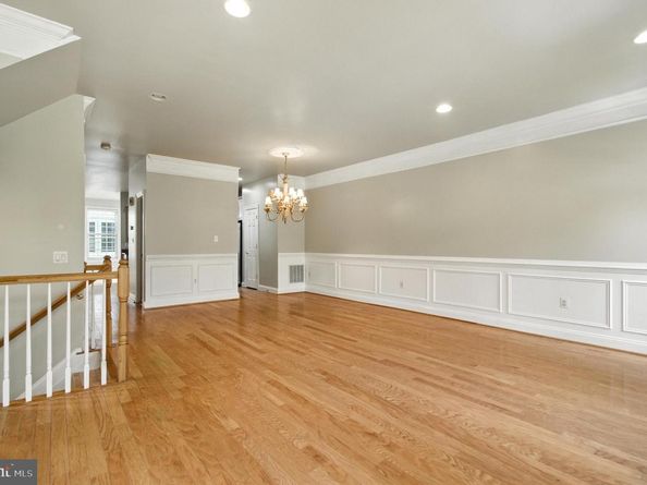 47565 Royal Burnham Terrace, Sterling VA 20165